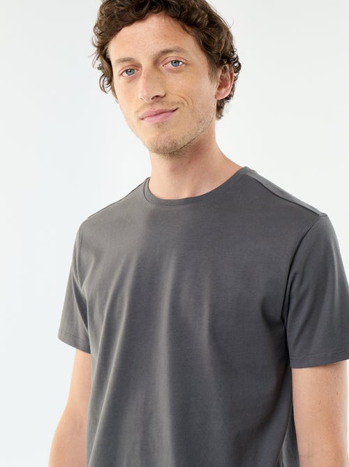 Camiseta de algodón con cuello redondo - Kiabi Camiseta de algodón con cuello redondo - Kiabi