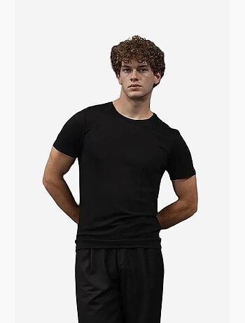 Camiseta de algodón con cuello redondo y corte entallado giesto