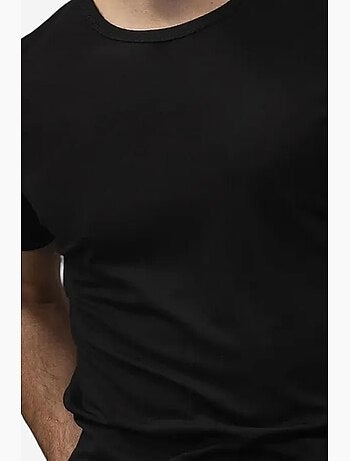 Camiseta de algodón con cuello redondo y corte entallado giesto