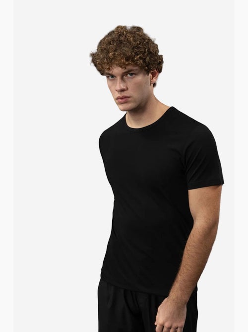Camiseta de algodón con cuello redondo y corte entallado giesto - Kiabi Camiseta de algodón con cuello redondo y corte entallado giesto - Kiabi