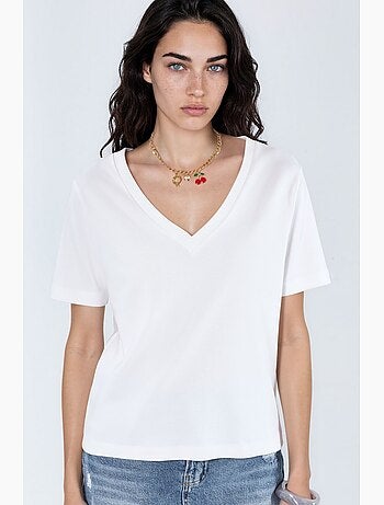 Camiseta de algodón con escote en v de corte regular y color liso busem