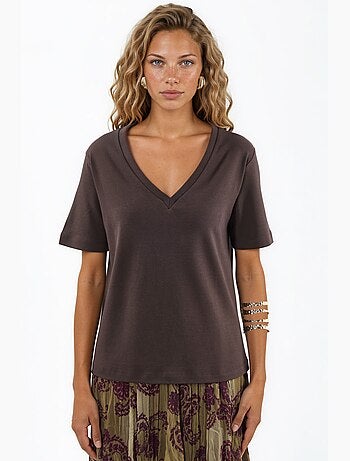 Camiseta de algodón con escote en v de corte regular y color liso busem