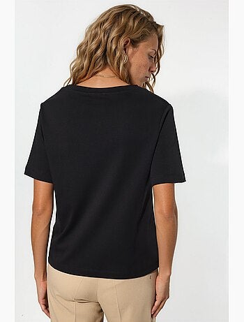 Camiseta de algodón con escote en v de corte regular y color liso busem