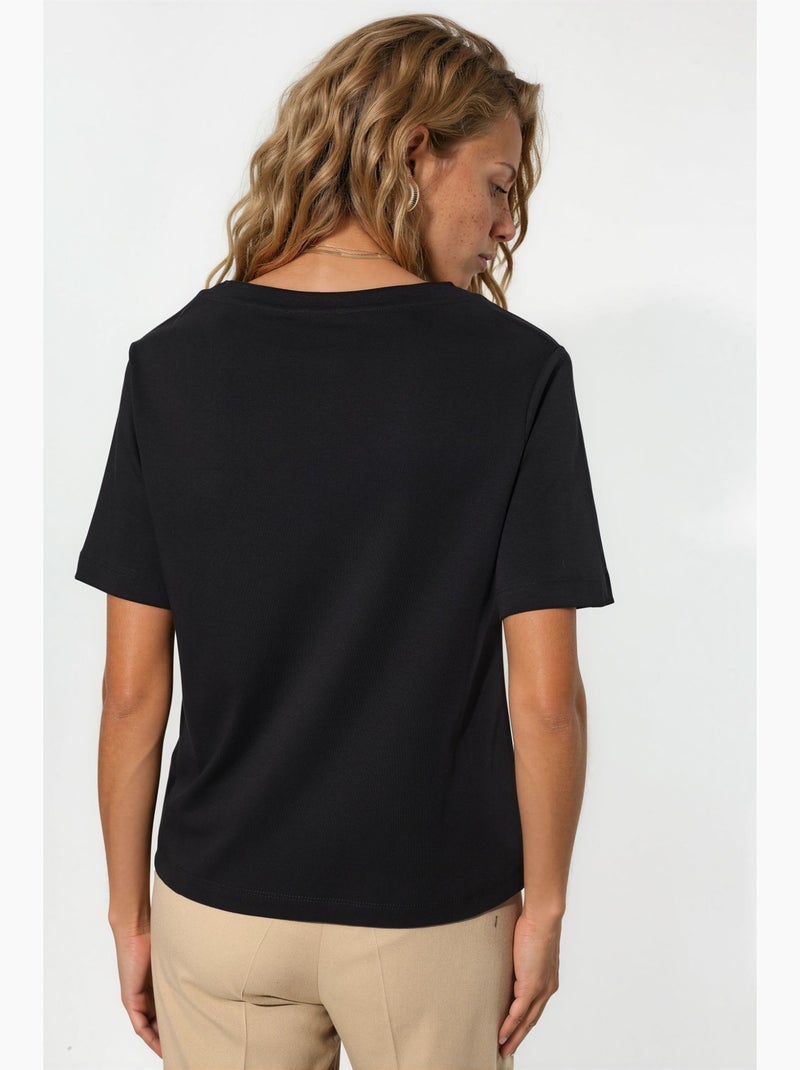 Camiseta de algodón con escote en v de corte regular y color liso busem Negro - Kiabi