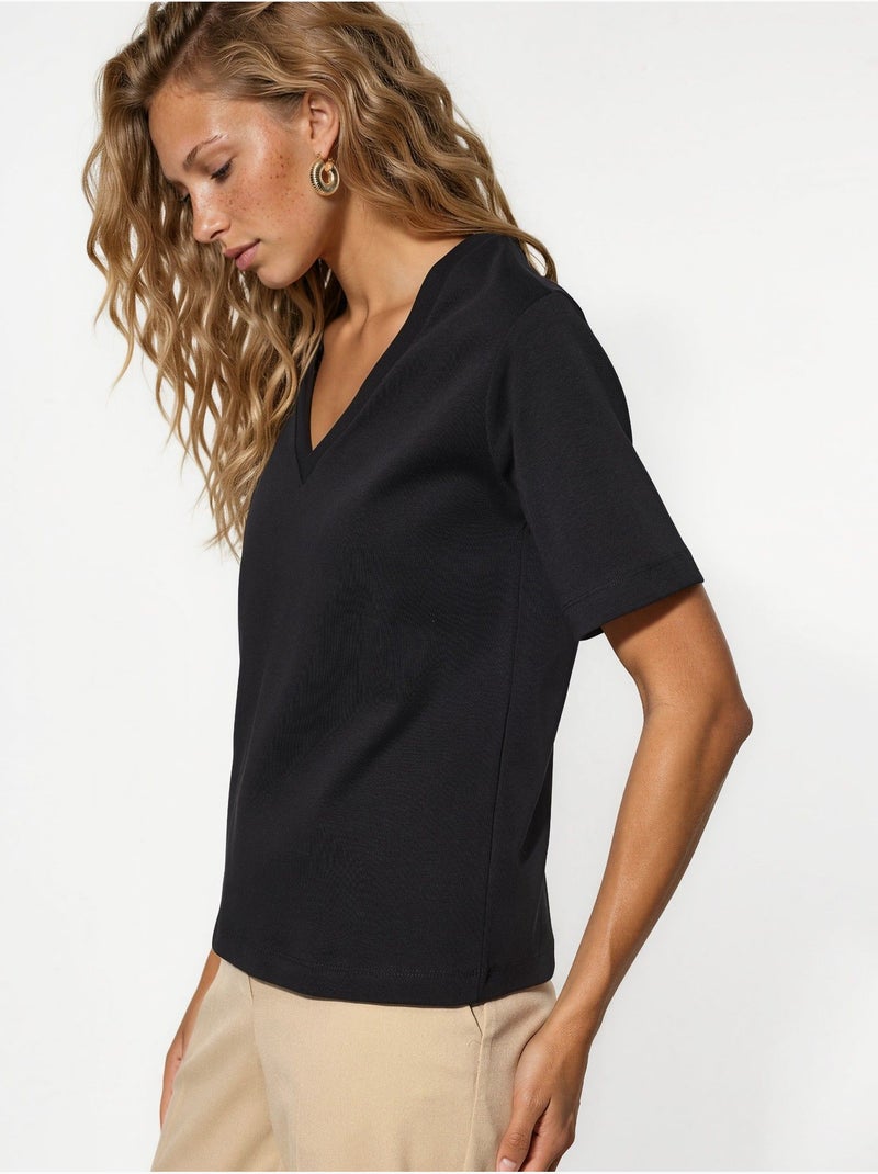 Camiseta de algodón con escote en v de corte regular y color liso busem Negro - Kiabi