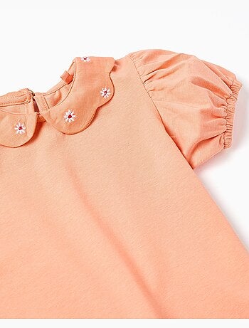 Camiseta de algodón con flores bordadas