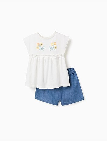 Camiseta de algodón con flores + pantalón corto vaquero
