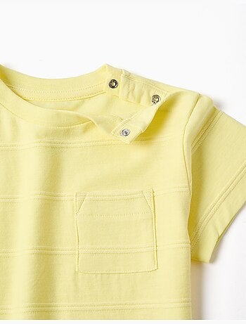 Camiseta de algodón con líneas en relieve y bolsillo