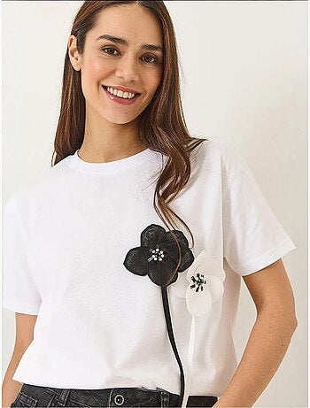Camiseta de algodón de manga corta con accesorios lucci