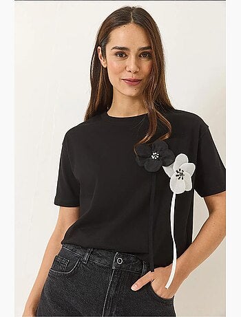 Camiseta de algodón de manga corta con accesorios lucci