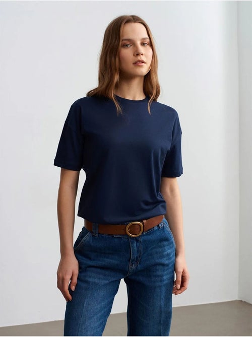 Camiseta de algodón de mujer con cuello redondo dilvin - Kiabi Camiseta de algodón de mujer con cuello redondo dilvin - Kiabi