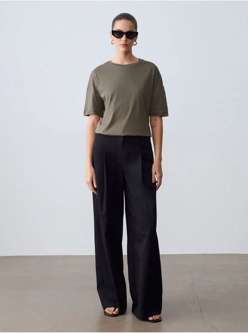 Camiseta de algodón de mujer con cuello redondo dilvin - Kiabi Camiseta de algodón de mujer con cuello redondo dilvin - Kiabi