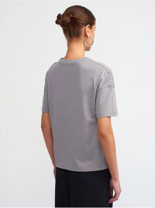Camiseta de algodón de mujer con cuello redondo dilvin - Kiabi Camiseta de algodón de mujer con cuello redondo dilvin - Kiabi