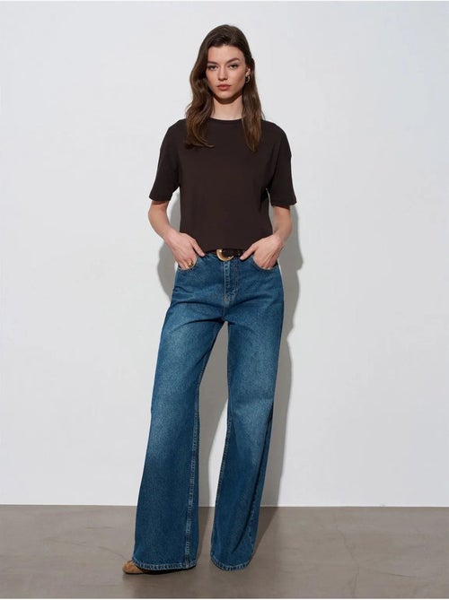 Camiseta de algodón de mujer con cuello redondo dilvin - Kiabi Camiseta de algodón de mujer con cuello redondo dilvin - Kiabi
