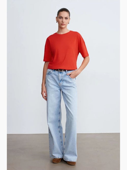 Camiseta de algodón de mujer con cuello redondo dilvin - Kiabi Camiseta de algodón de mujer con cuello redondo dilvin - Kiabi