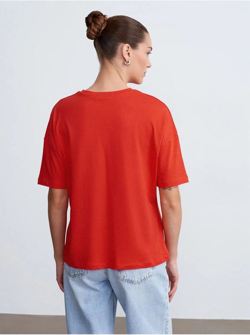Camiseta de algodón de mujer con cuello redondo dilvin - Kiabi Camiseta de algodón de mujer con cuello redondo dilvin - Kiabi