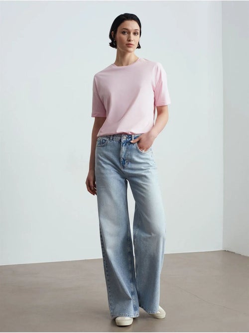 Camiseta de algodón de mujer con cuello redondo dilvin - Kiabi Camiseta de algodón de mujer con cuello redondo dilvin - Kiabi