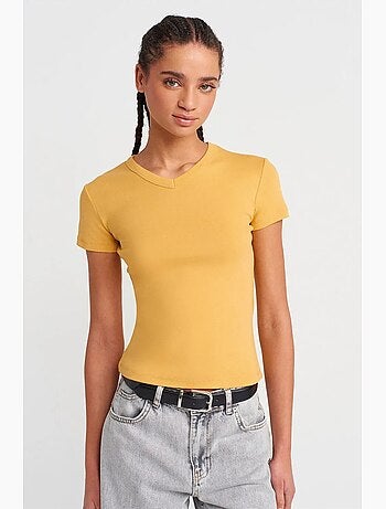 Camiseta de algodón slim fit con cuello de pico dilvin