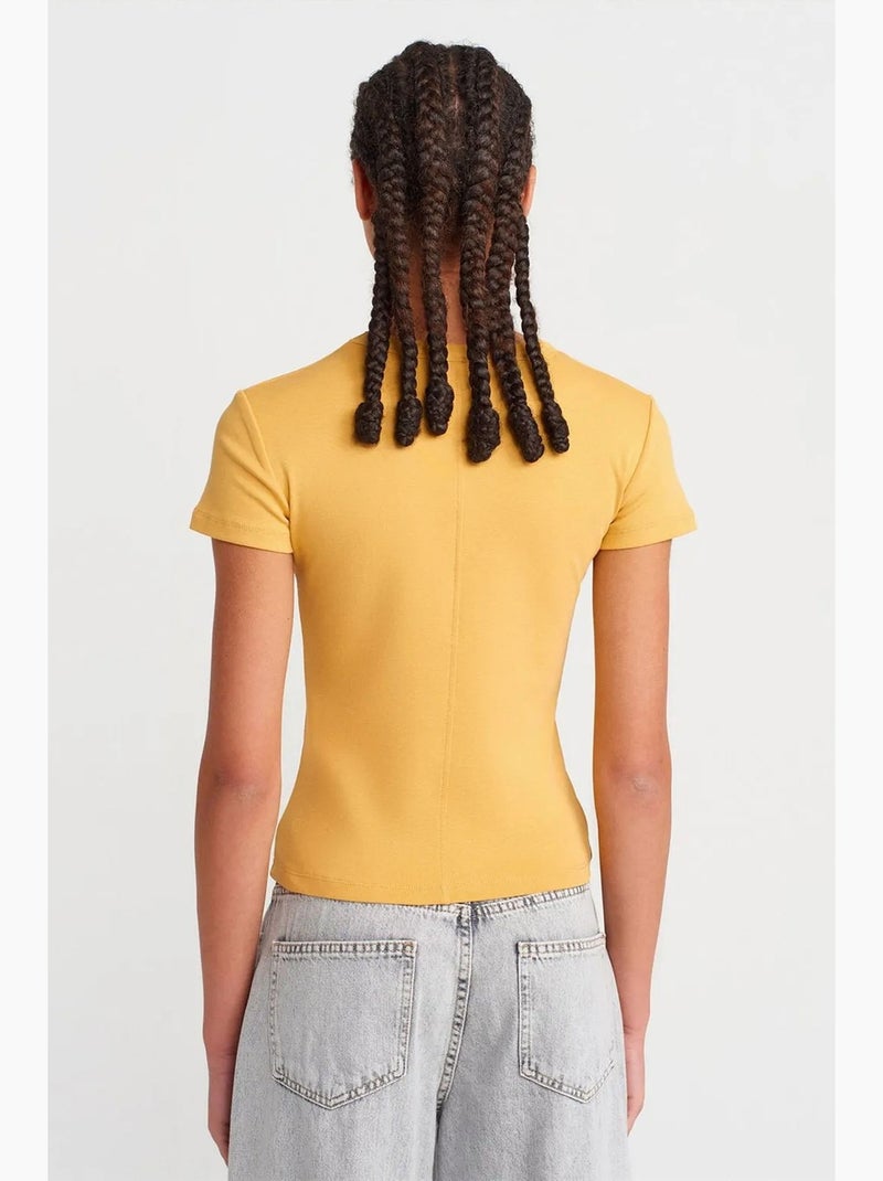 Camiseta de algodón slim fit con cuello de pico dilvin Ámbar - Kiabi