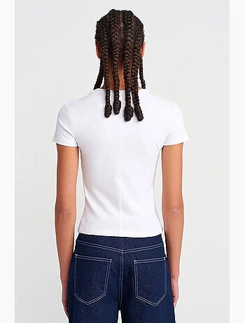 Camiseta de algodón slim fit con cuello de pico dilvin