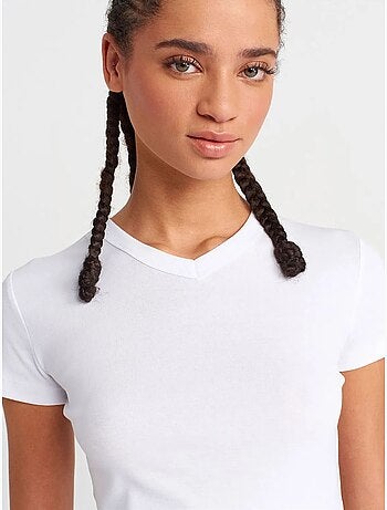 Camiseta de algodón slim fit con cuello de pico dilvin