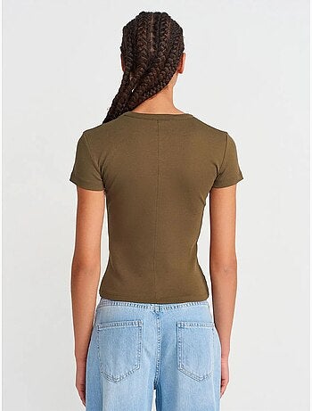 Camiseta de algodón slim fit con cuello de pico dilvin