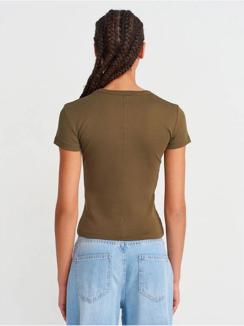 Camiseta de algodón slim fit con cuello de pico dilvin - Kiabi
