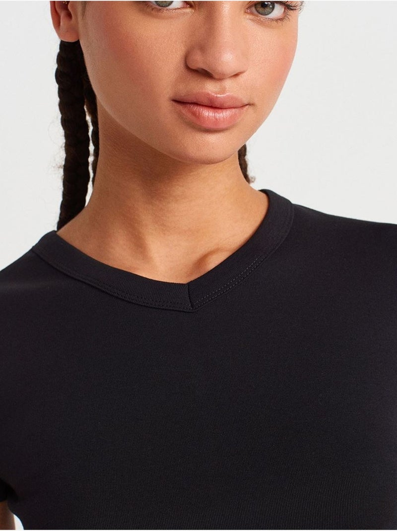Camiseta de algodón slim fit con cuello de pico dilvin Negro - Kiabi