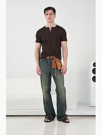 Camiseta de algodón slim fit de cuello redondo con detalle de botones giesto