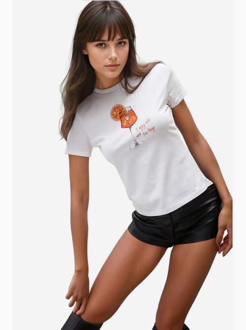 Camiseta de bebé estampada con cuello redondo y corte entallado hiccup - Kiabi