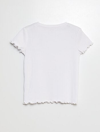 Camiseta de canalé con bordes ondulados