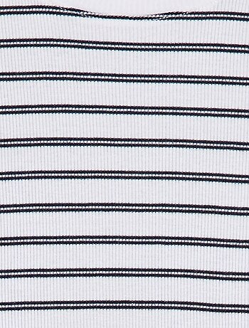 Camiseta de canalé con bordes ondulados y estampados