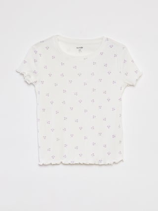 Camiseta de canalé con bordes ondulados y estampados