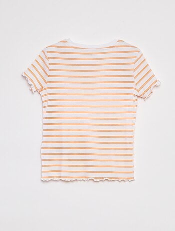 Camiseta de canalé con bordes ondulados y estampados