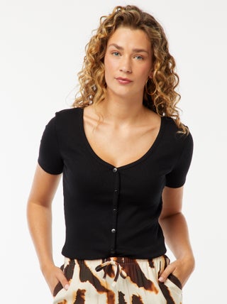 Camiseta de canalé con cierre con botones