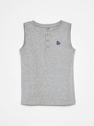 Camiseta de canalé con cuello abotonado