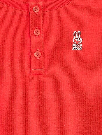 Camiseta de canalé con cuello abotonado