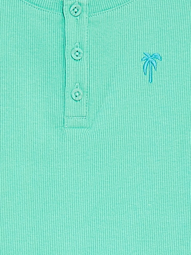 Camiseta de canalé con cuello abotonado VERDE - Kiabi