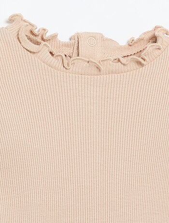 Camiseta de canalé con cuello ondulado