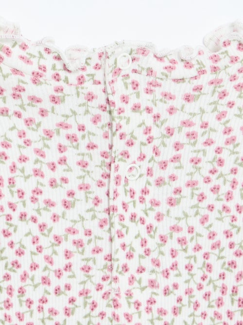 Camiseta de canalé con cuello ondulado - Kiabi Camiseta de canalé con cuello ondulado - Kiabi