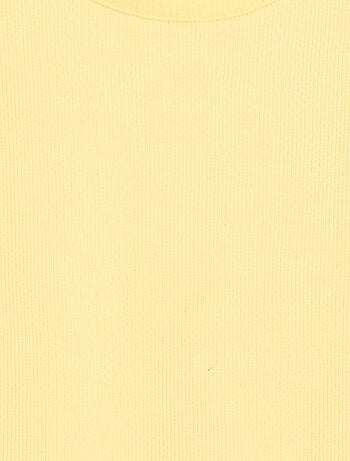 Camiseta de canalé con mangas con volantes