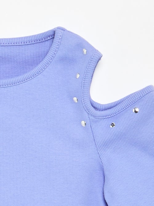 Camiseta de canalé con tachuelas y hombros descubiertos - Kiabi Camiseta de canalé con tachuelas y hombros descubiertos - Kiabi