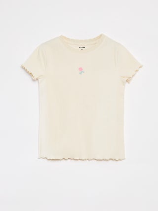 Camiseta de canalé de manga corta con bordes ondulados