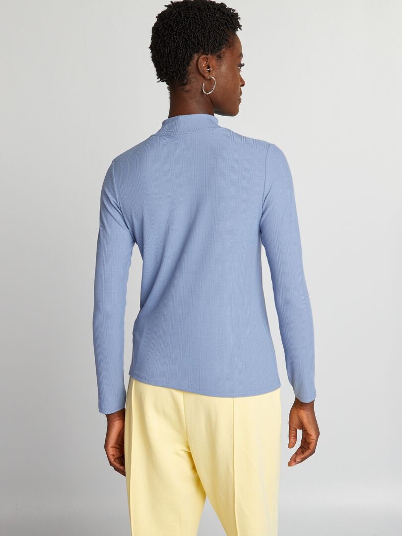 camiseta cuello alto nike