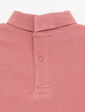 Camiseta de cuello alto con lazo animado