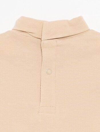 Camiseta de cuello alto con lazo animado