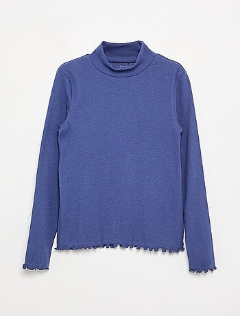 Camiseta de cuello alto lisa con acabados ondulados