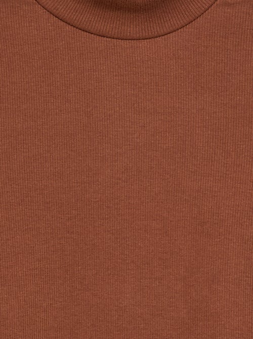 Camiseta de cuello alto lisa con acabados ondulados - Kiabi