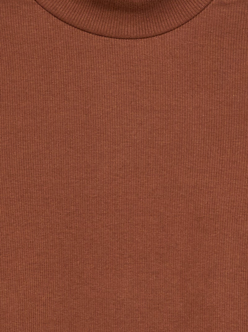 Camiseta de cuello alto lisa con acabados ondulados Marron - Kiabi