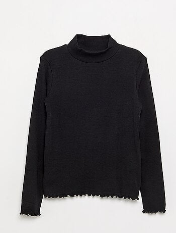 Camiseta de cuello alto lisa con acabados ondulados